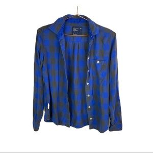 AMERICAN EAGLE Plaid Top
